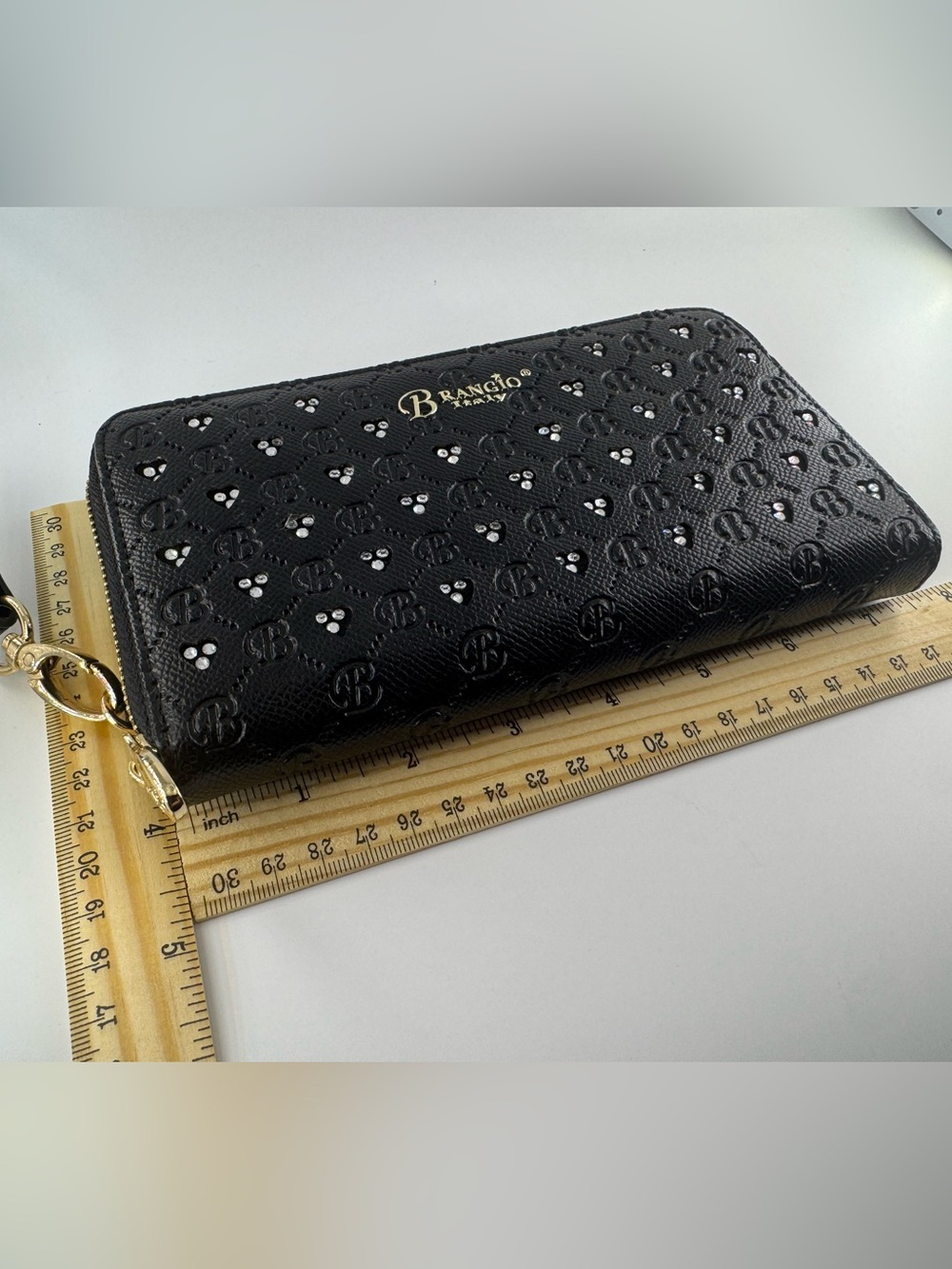 BRANGIO Italy WRISTLET WALLET
MILLIONAIRE VEGAN LEATHER CRYSTAL WRISTLET WALLET - Picture 5 of 12